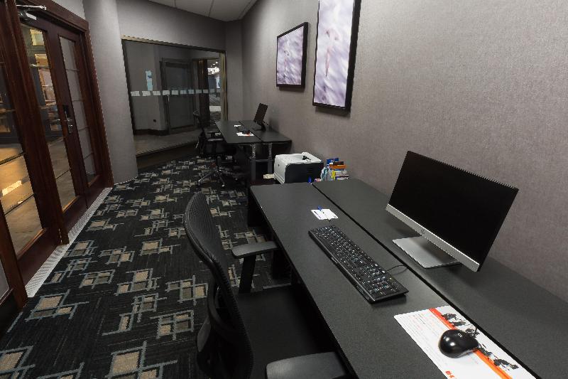 Holiday Inn Express Edmonton Downtown