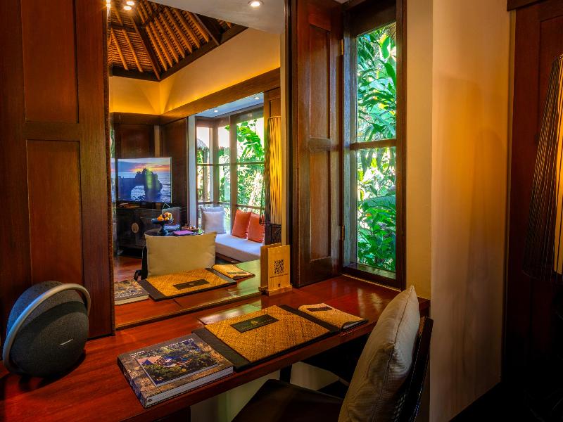 Hanging Gardens of Bali image