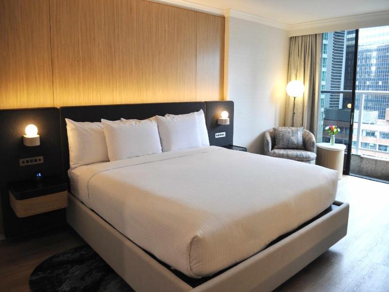 Pinnacle Hotel Harbourfront image