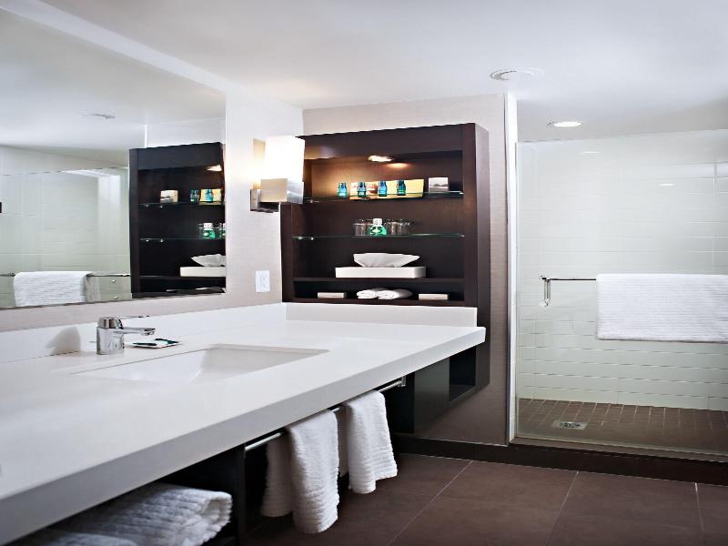 Delta Hotels Victoria Ocean Pointe Resort image