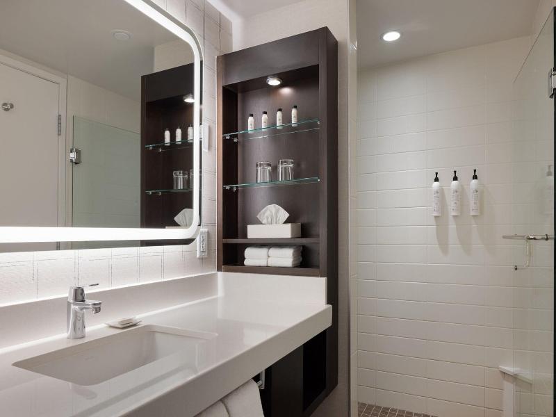 Delta Hotels Victoria Ocean Pointe Resort image