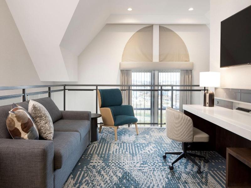 Delta Hotels Victoria Ocean Pointe Resort image