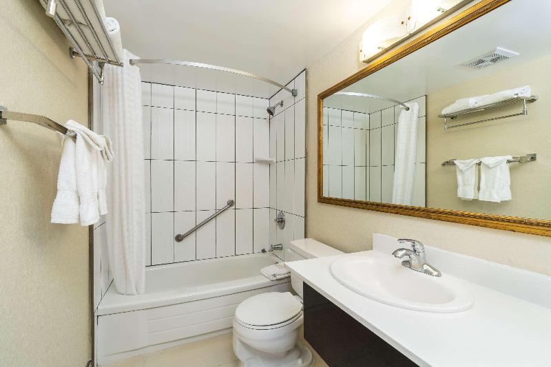 Quality Inn Downtown Inner Harbour image