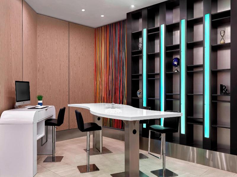 Delta Hotels Edmonton Centre Suites