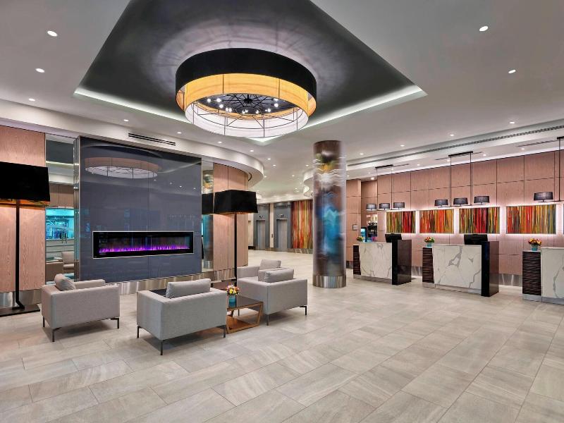 Delta Hotels Edmonton Centre Suites