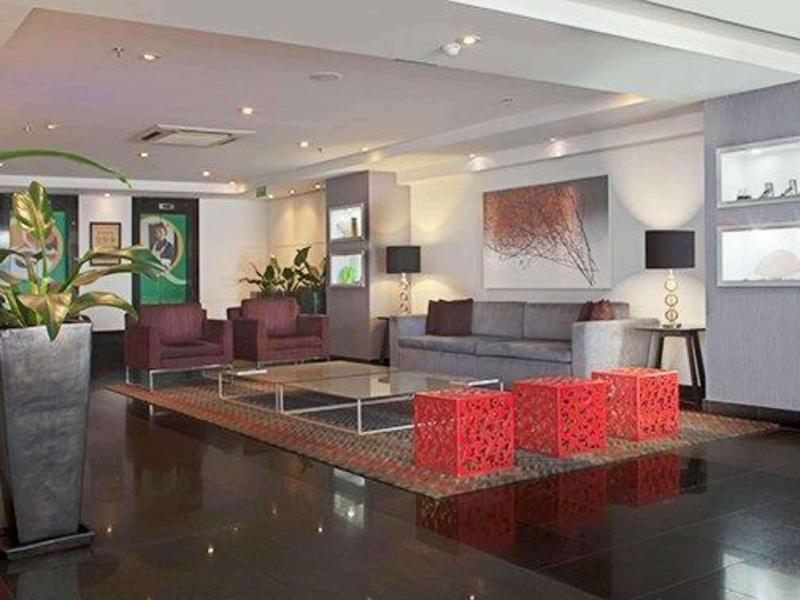 Quality Suites  Alphaville
