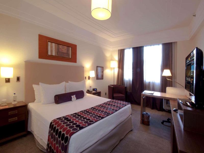 DOUBLE Accessible KING SIZE BED