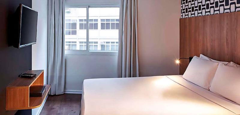 Bed room