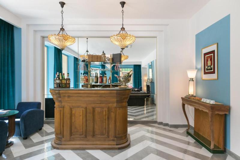 The Jay Hotel by HappyCulture