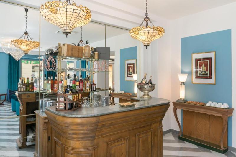 The Jay Hotel by HappyCulture