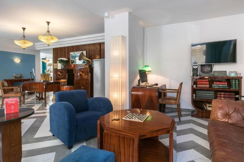 The Jay Hotel by HappyCulture