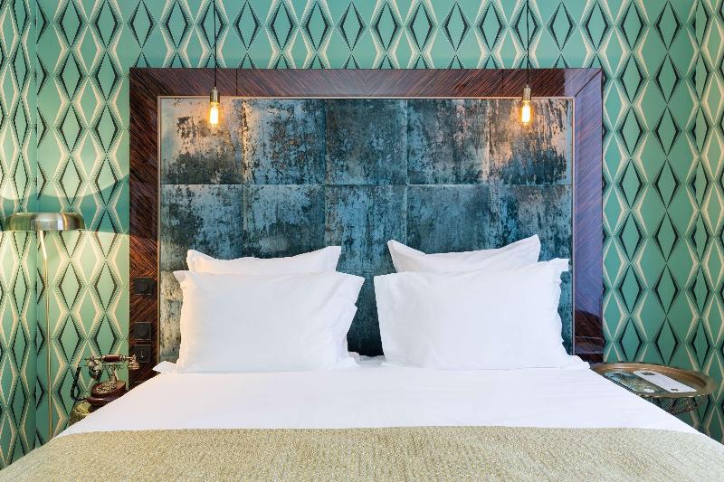 The Jay Hotel by HappyCulture