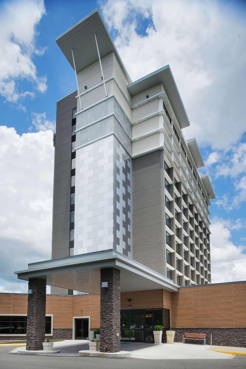 DoubleTree by Hilton Raleigh Crabtree Valley Raleigh - vacaystore.com