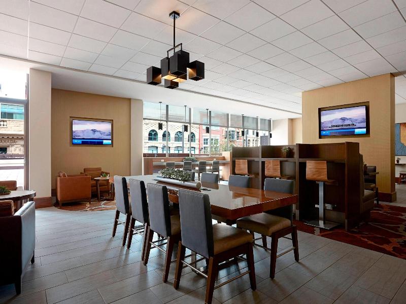 Calgary Marriott Downtown Hotel image