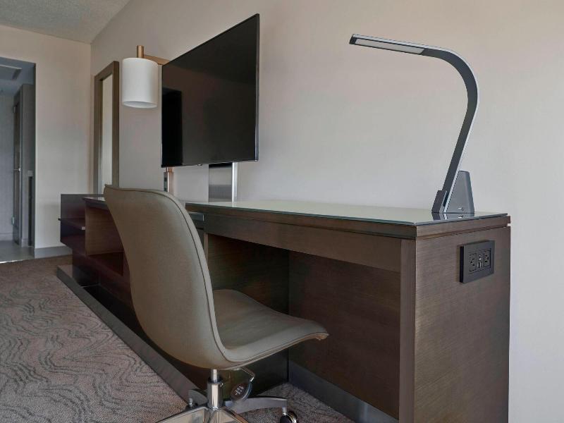 Calgary Marriott Downtown Hotel image