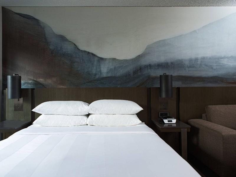 Calgary Marriott Downtown Hotel image
