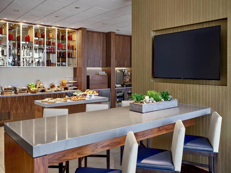 Calgary Marriott Downtown Hotel image