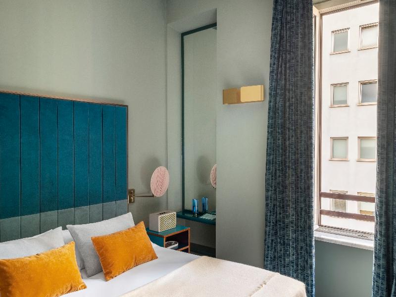 room detail thumbnail 1