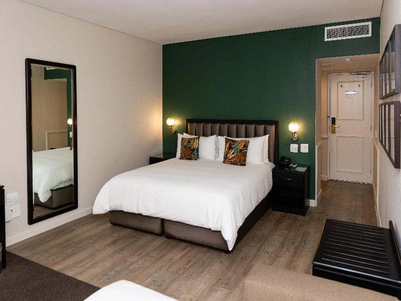 Lord Charles Hotel image