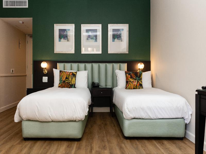 Lord Charles Hotel image