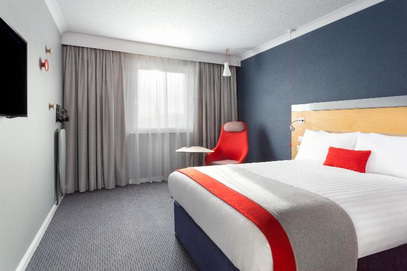 Premier Inn London Fulham image