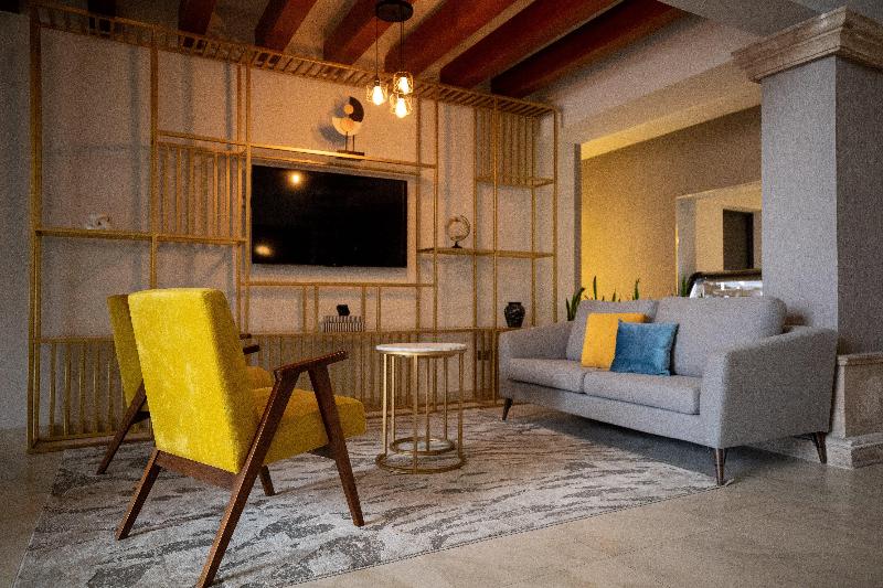 Voco Saltillo Suites
