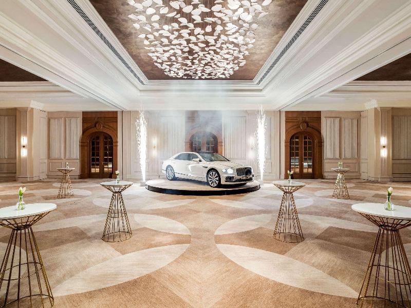Movenpick Hotel & Apartments Bur Dubai image