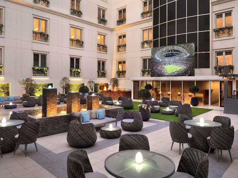 Movenpick Hotel & Apartments Bur Dubai image
