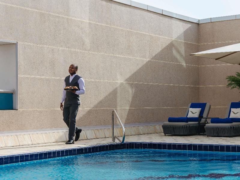 Movenpick Hotel & Apartments Bur Dubai image