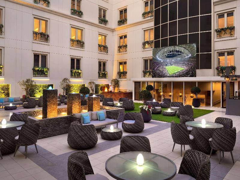 Movenpick Hotel & Apartments Bur Dubai image