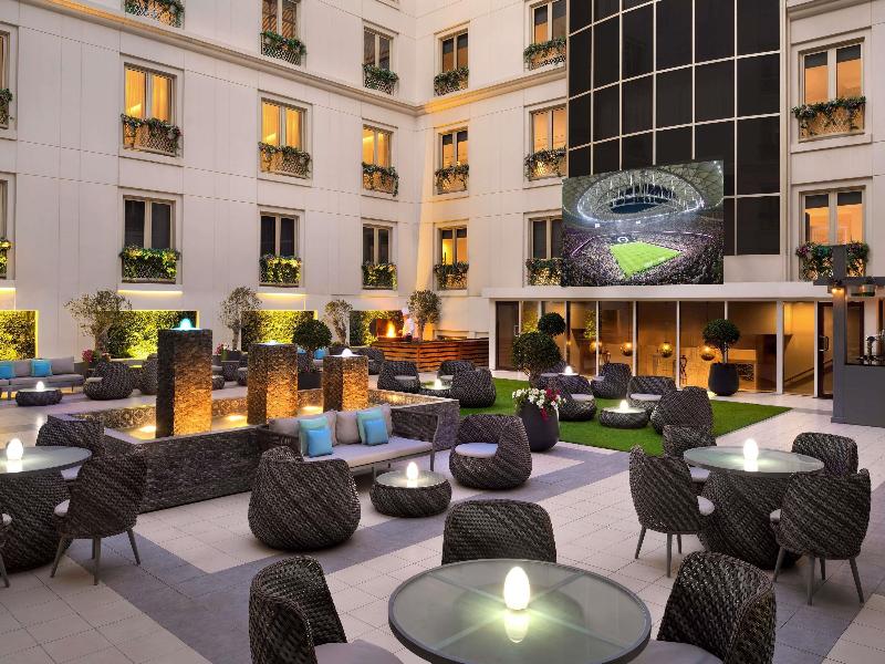 Movenpick Hotel & Apartments Bur Dubai image