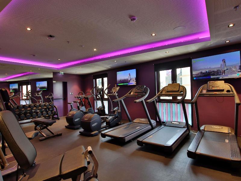 Movenpick Hotel & Apartments Bur Dubai image