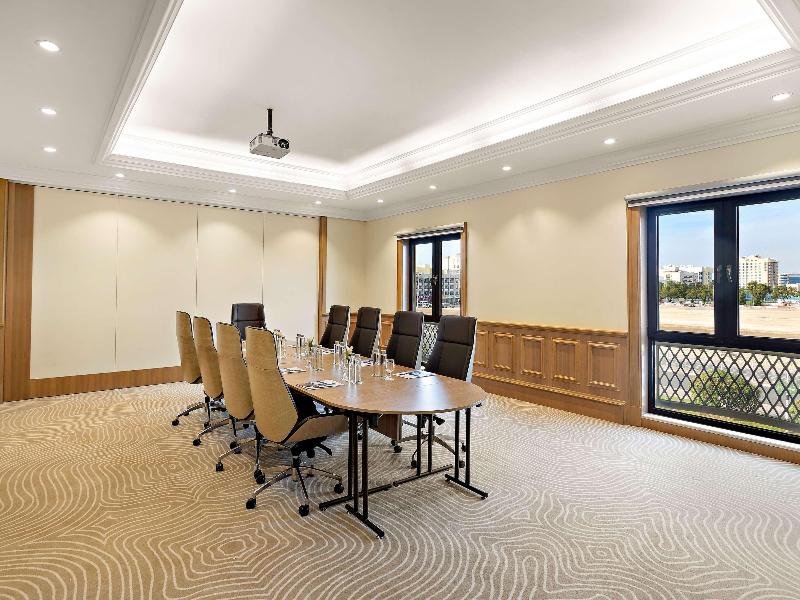 Movenpick Hotel & Apartments Bur Dubai image
