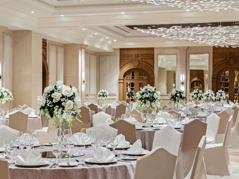 Movenpick Hotel & Apartments Bur Dubai image