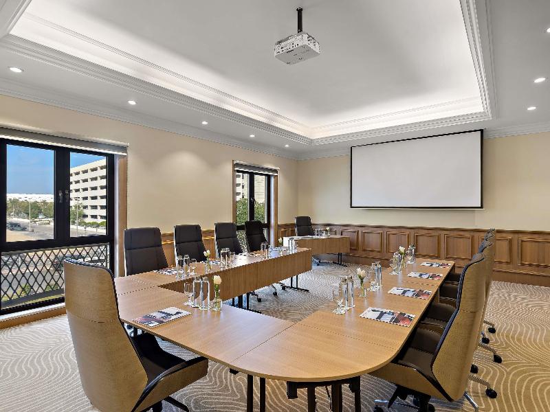 Movenpick Hotel & Apartments Bur Dubai image