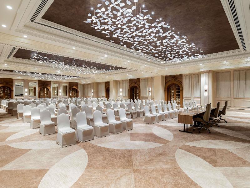 Movenpick Hotel & Apartments Bur Dubai image