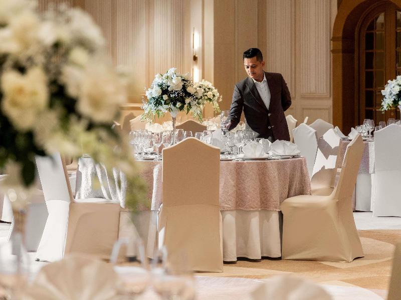 Movenpick Hotel & Apartments Bur Dubai image