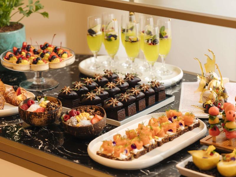 Movenpick Hotel & Apartments Bur Dubai image