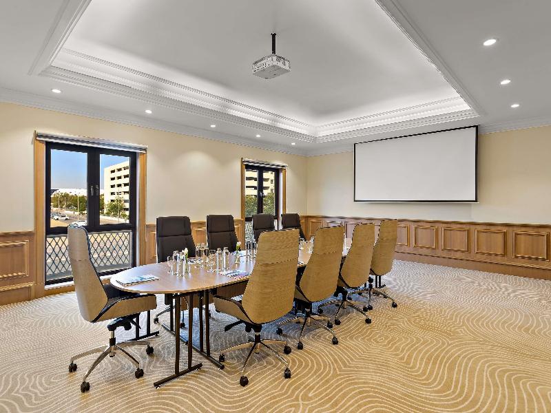 Movenpick Hotel & Apartments Bur Dubai image