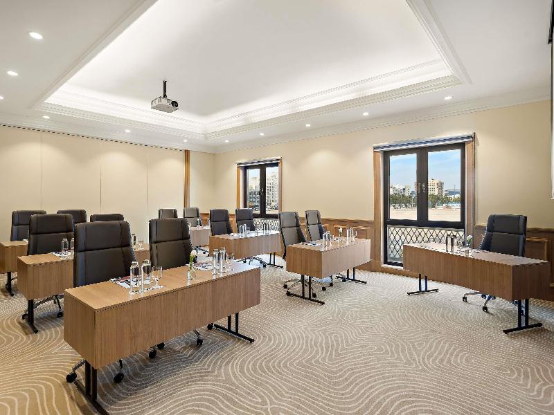 Movenpick Hotel & Apartments Bur Dubai image