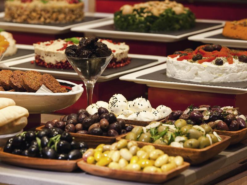 Movenpick Hotel & Apartments Bur Dubai image