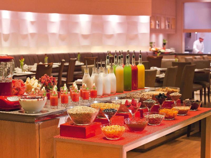 Movenpick Hotel & Apartments Bur Dubai image