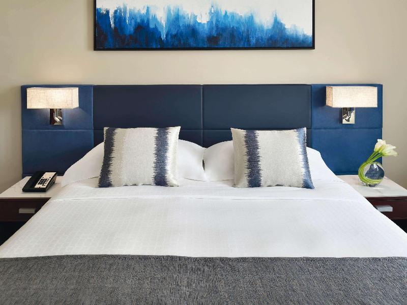 Movenpick Hotel & Apartments Bur Dubai image