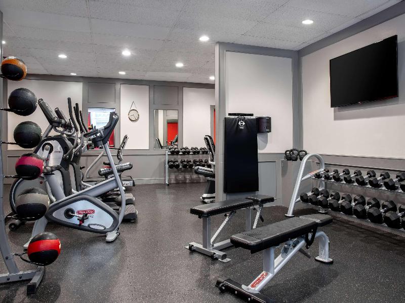 Ramada Plaza by Wyndham Calgary Downtown image