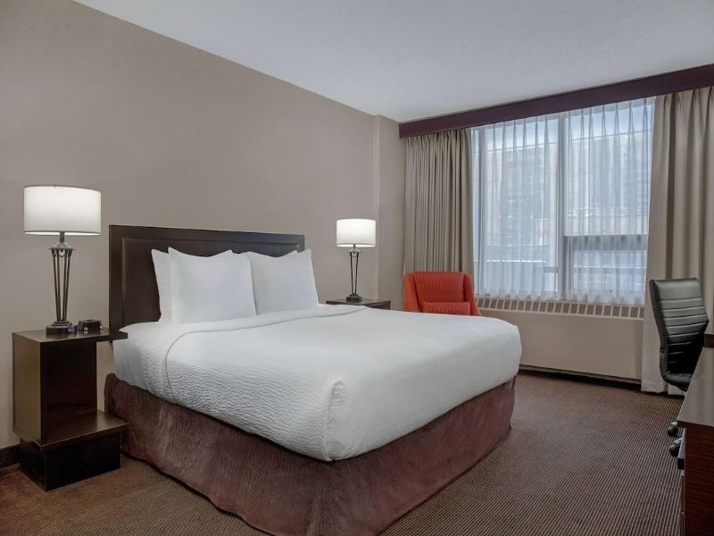 Ramada Plaza by Wyndham Calgary Downtown image