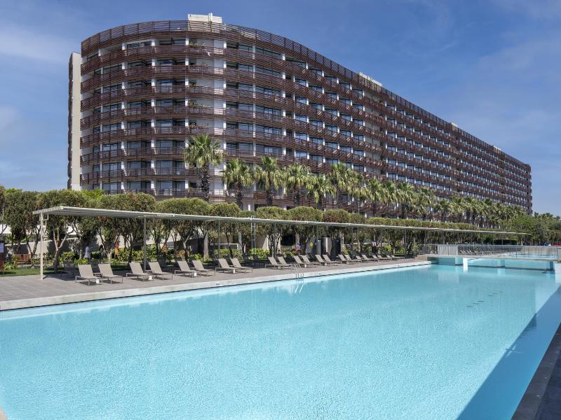 Nirvana Cosmopolitan Hotel — general view