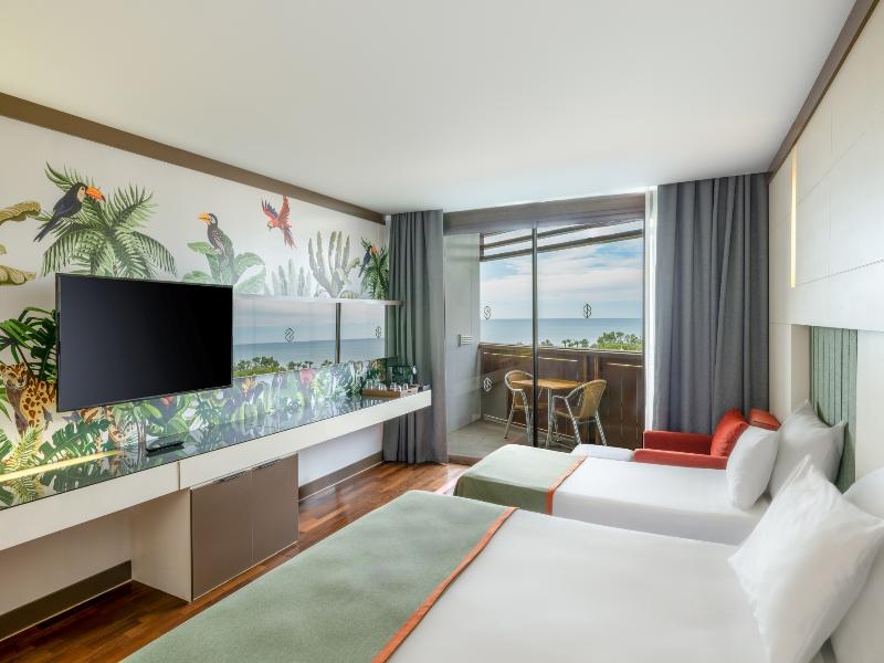 Nirvana Cosmopolitan Hotel image