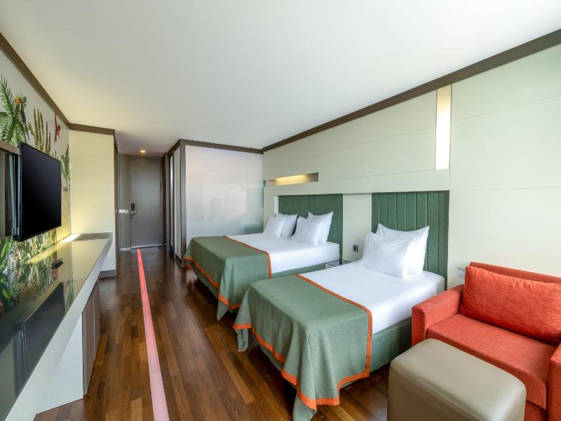 Nirvana Cosmopolitan Hotel image