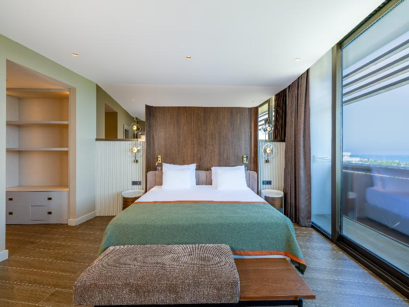 Nirvana Cosmopolitan Hotel image