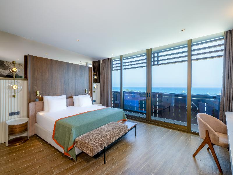 Nirvana Cosmopolitan Hotel image